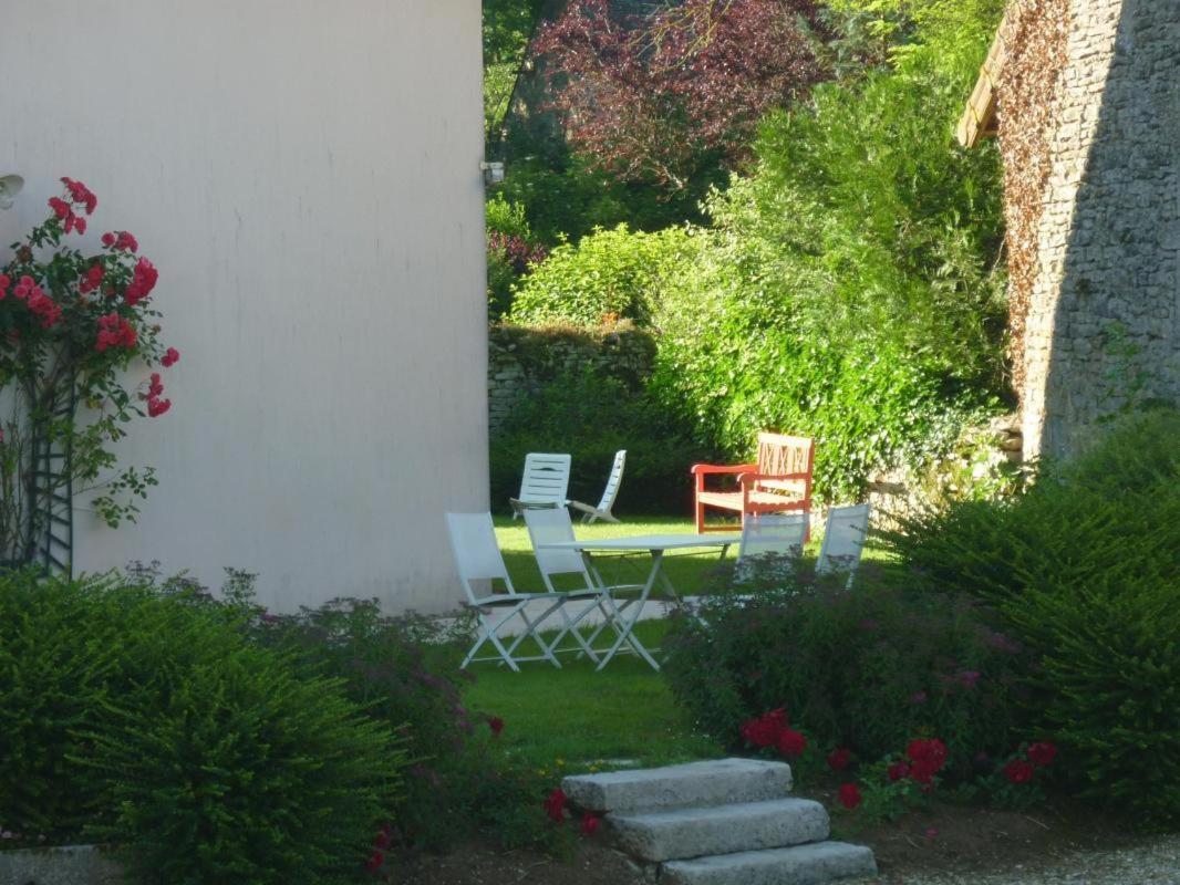 Bed and Breakfast Ferme Du Pigeonnier Montceau-et-Echarnant Exterior foto
